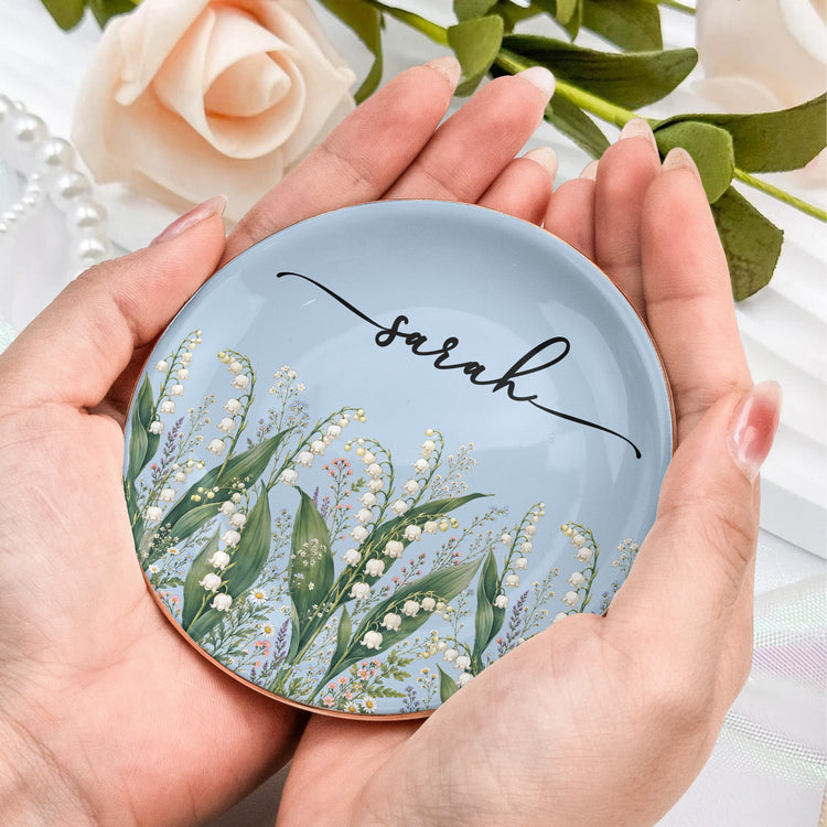 Custom_Birth_Flower_Name_For_Her_Gift_For_Friends_Coworkers_Daughters_Sisters_Personalized_Jewelry_Dish_3