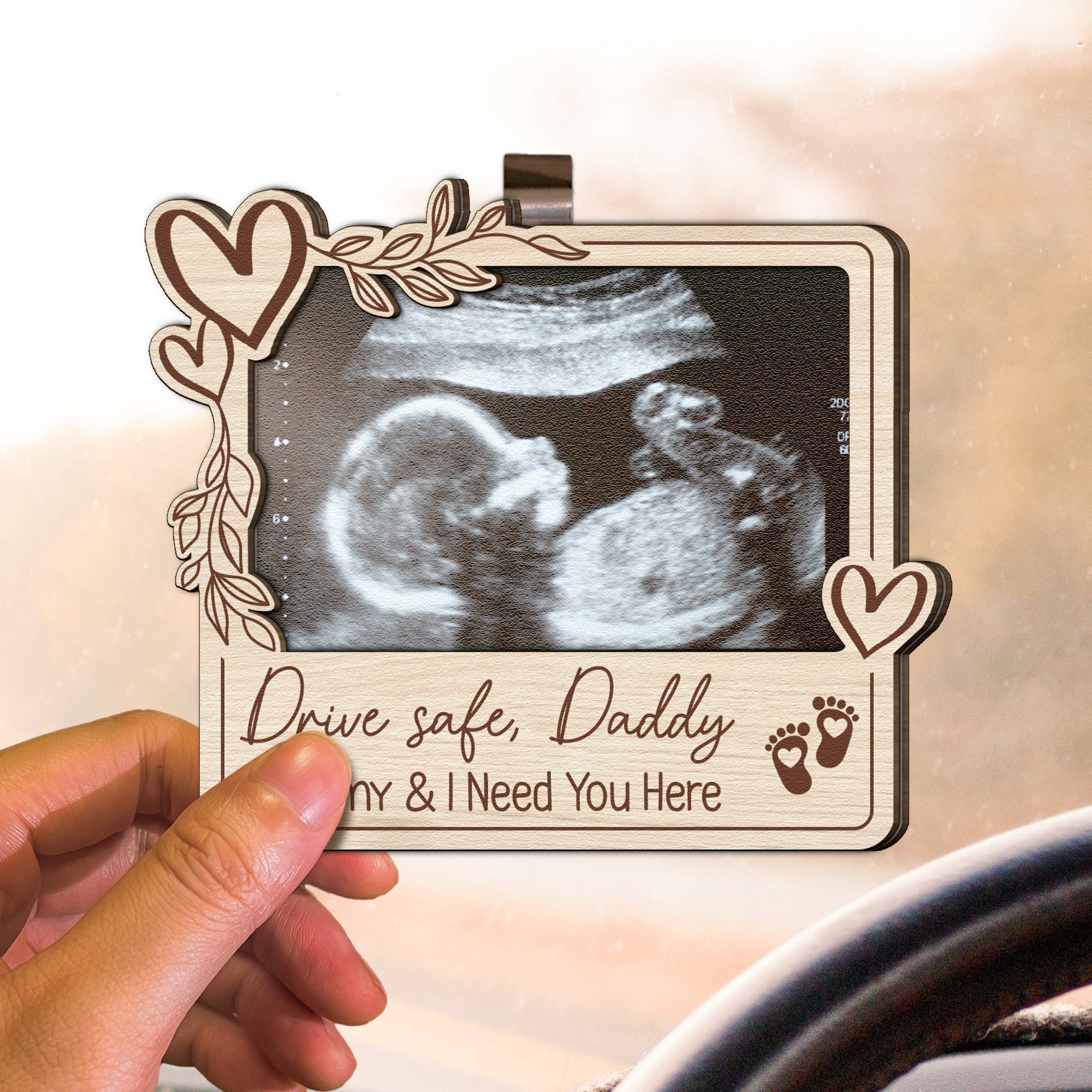 Drive-Safe-Daddy-I-Can_t-Wait-To-Meet-You-New-Dad-Gifts-Personalized-Wooden-Photo-Car-Visor-Clip_3