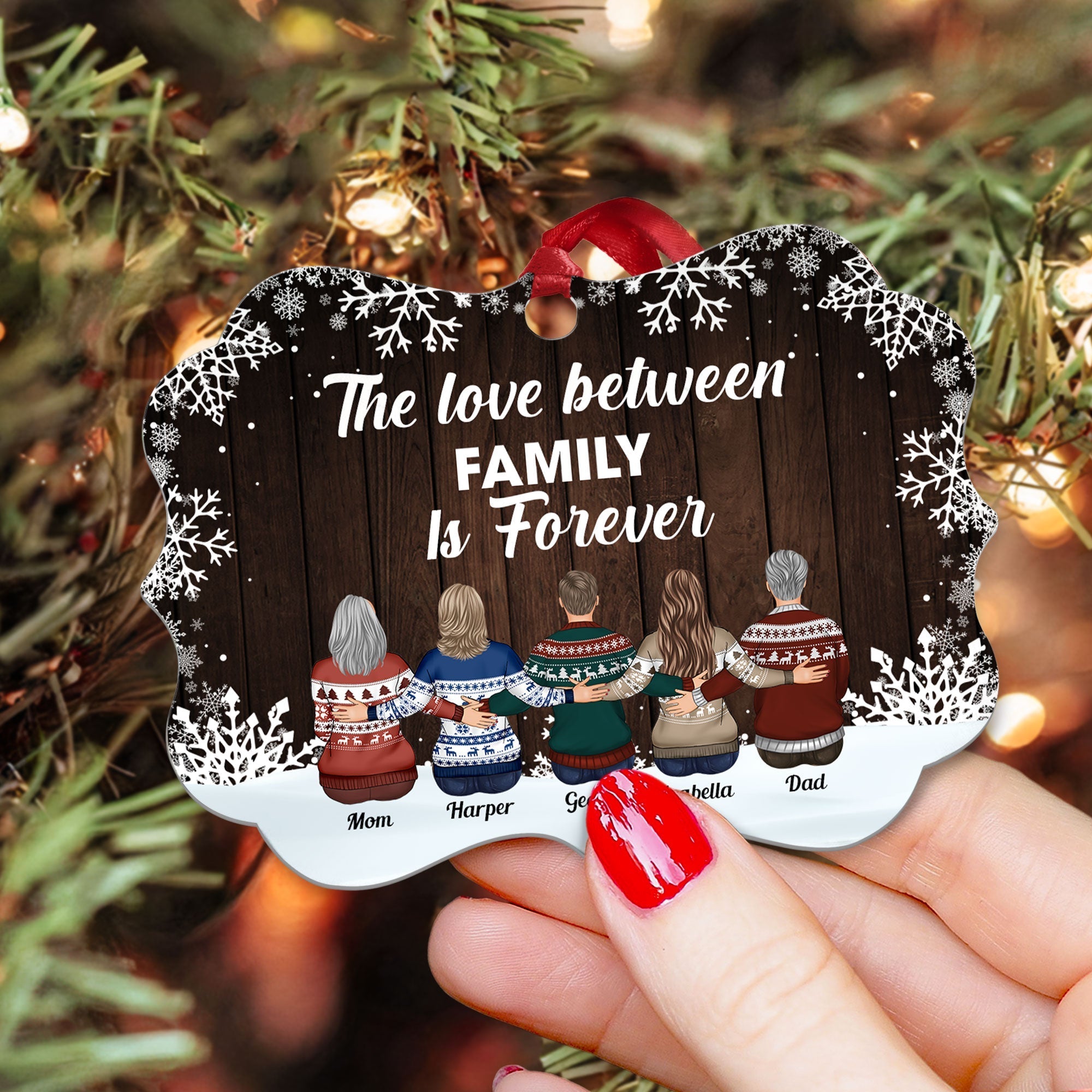 The Love Between Family Is Forever - Personalized Aluminum Ornament - Christmas Gift Family Ornament For Dad, Mom, Children - Family Hugging